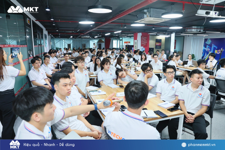 Khai Phá Bản Thân - Gắn Kết Đội Ngũ: Hành Trình Phát Triển Cùng Phần Mềm MKT Khai Phá Bản Thân - Gắn Kết Đội Ngũ: Hành Trình Phát Triển Cùng Phần Mềm MKT